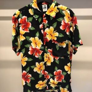 TROPICAL BUTTON UP